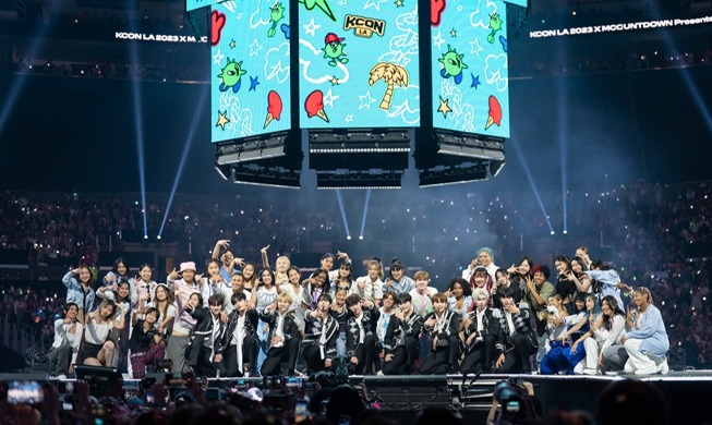 Record-high 140,000 people attend KCON in Los Angeles