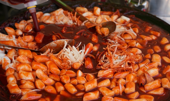 [Korean food festival ①] Addictive flavor: Tteokbokki Festival in Daegu