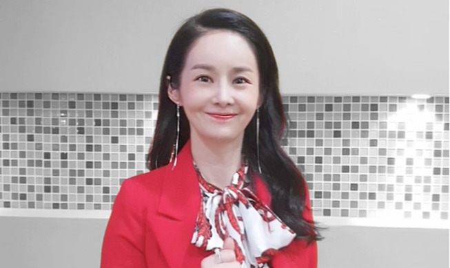 Actress Kim Ga-yeon joins 'Overcome Together' Relay Challenge