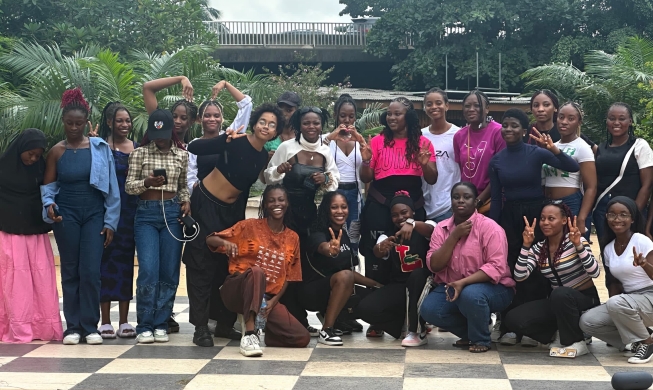 K-pop fans in Nigeria unite via random dance event