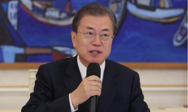 President Moon pledges joint efforts with China, Japan to fight fine dust