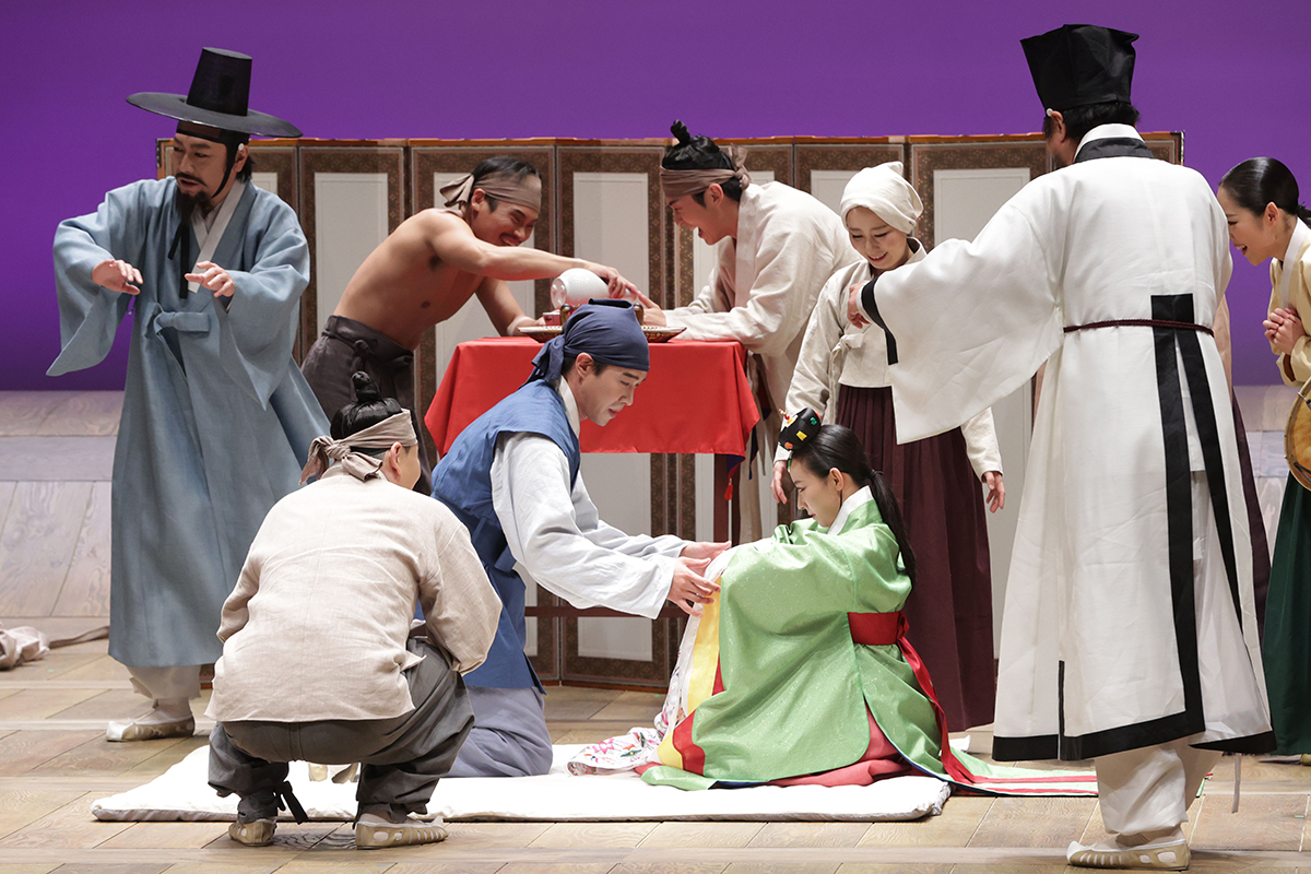 Actors on Nov. 11 give a media preview of the historical play 